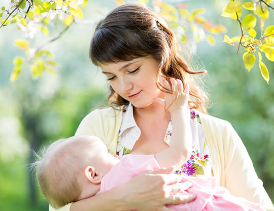 Pictures Of Adults Breastfeeding 90