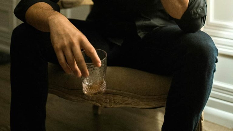 Here Is What Drives Compulsive Behaviours, Like Addictions & OCD — It’s Not All Habit (M)