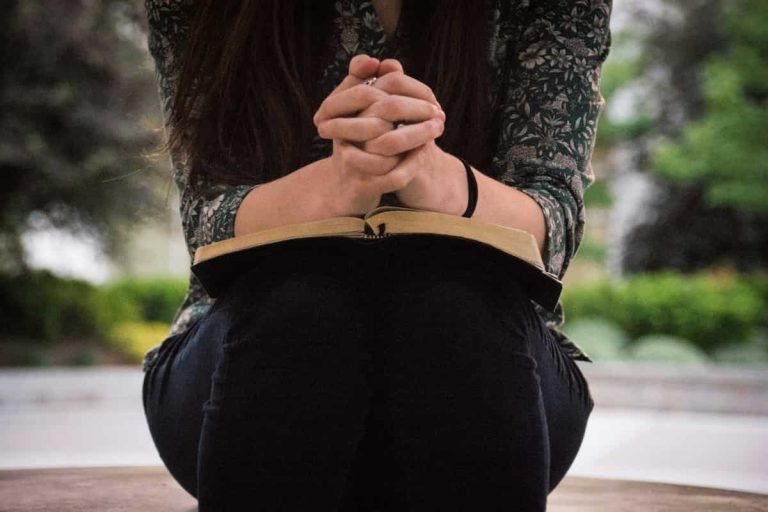 This Type Of Spiritual Belief Eases Mental And Physical Pain (M)