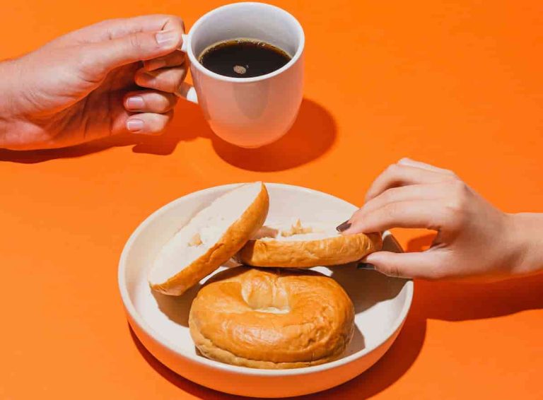 The Breakfast Timing Linked To Depression And Anxiety (M)