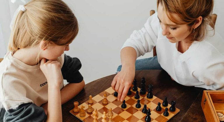 Overconfidence: The Widespread Illusion That Survives Even Perfect Feedback (M)