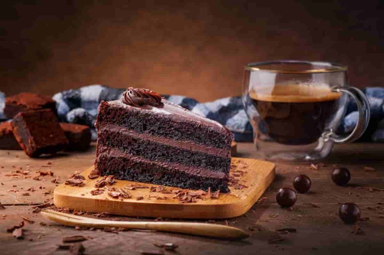 What Loving Sweet Foods Says About Your Personality (M)