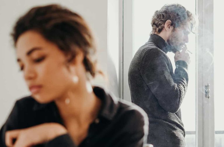 This Behavioural Pattern Is Incredibly Toxic To Any Relationship (M)
