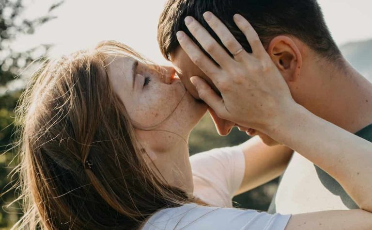 Infidelity: 10 Studies Reveal The Hidden Warning Signs (P)
