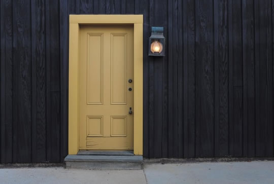 The Doorway Effect: How Walking Through A Door Disrupts Memory