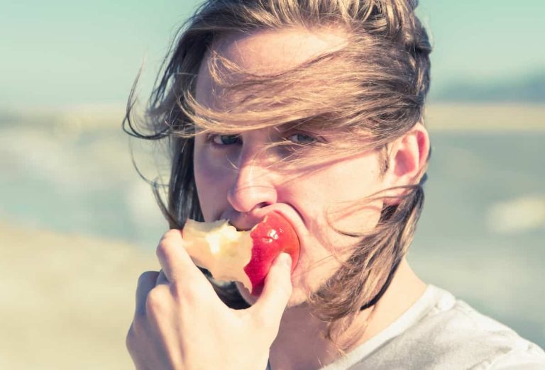 The Foods That Boost Mental Wellbeing In 2 Weeks (M)