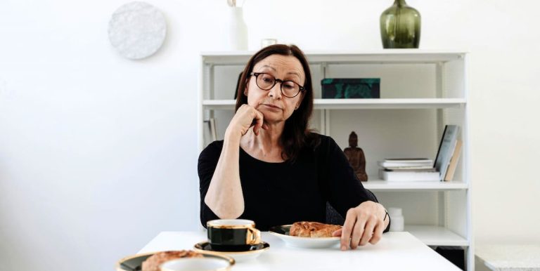 Depression: 8 Daily Food Choices That Fuel And Fight It (P)