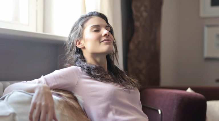 The Simple Self-Talk Trick Proven To Make People Happier (M)