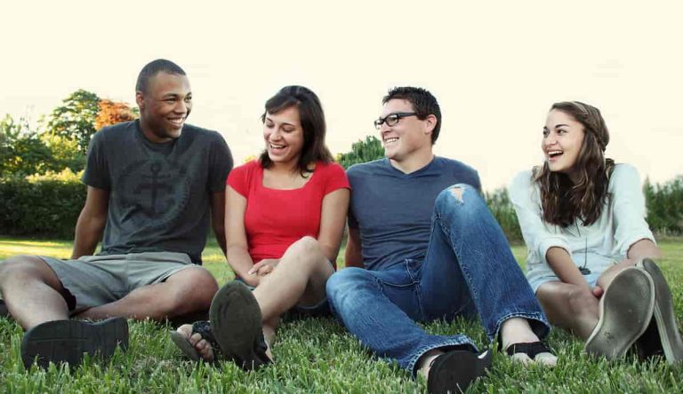 Why We Feel Happier With Friends Than Family (M)