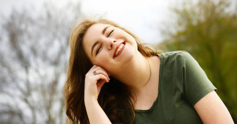 The 5-Minute ‘Microacts’ Of Joy That Boost Happiness In One Week (M)