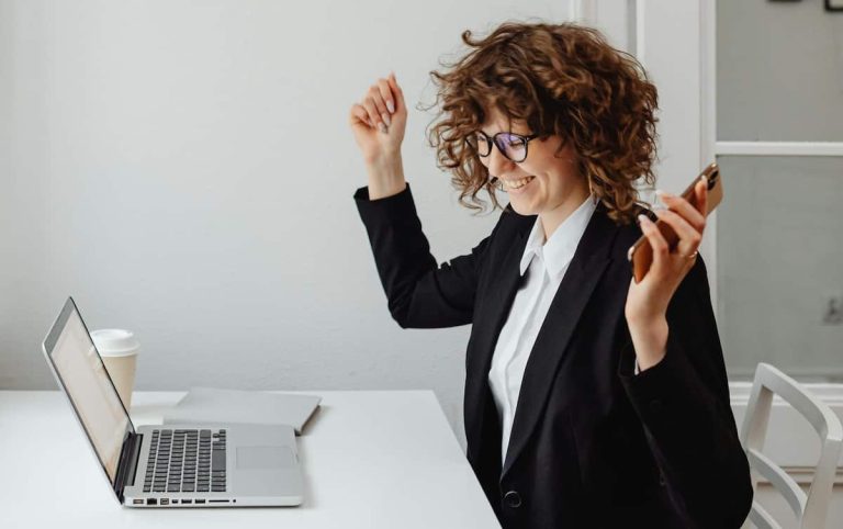 This Surprising Bias Distorts How We Judge Our Progress Towards A Goal (M)