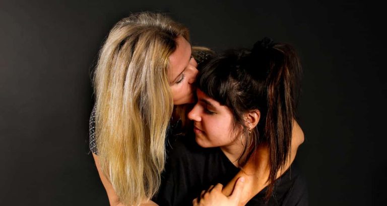 This Conversation Skill Triggers An Ancient Love Response In The Brain (M)