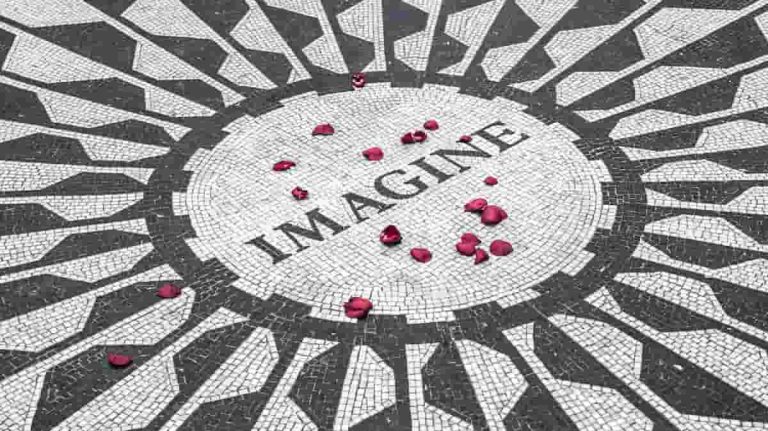 How Daydreams About Strangers Change Our Feelings Towards Them (M)