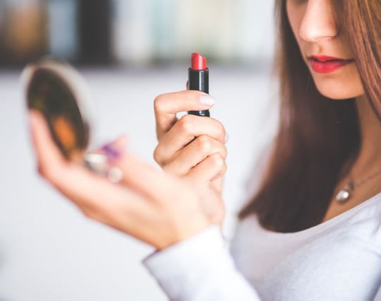 Make-Up Changes Your Social Status Differently For Men And Women