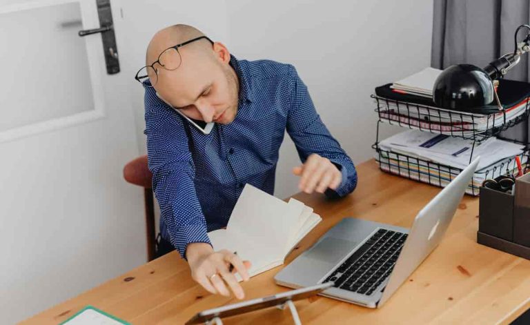 Why Your Brain Struggles So Much To Multitask (M)