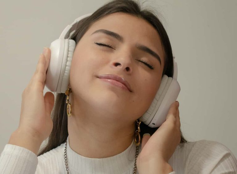 Music Can Be A Powerful Painkiller, But Only At The Right Speed (M)