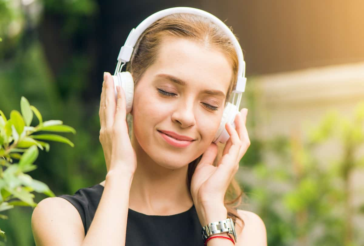 The Science Behind How Music Transforms Your State of Mind (M)