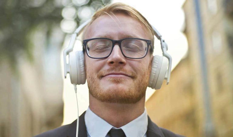 10 Amazing Ways Music Changes Your Brain And Enriches Life (P)