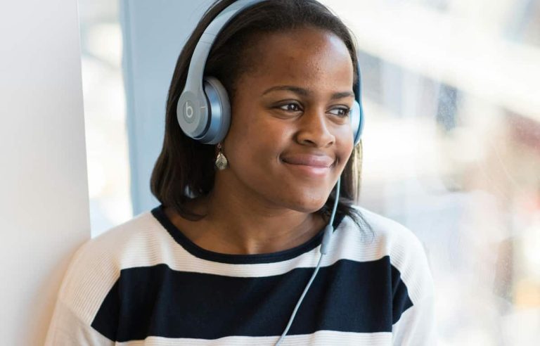 These Addictive Neurotransmitters Explains Why Music Gives You Chills (M)