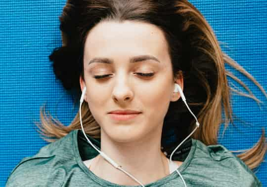 How Listening To Music At Bedtime Affects Sleep (M)