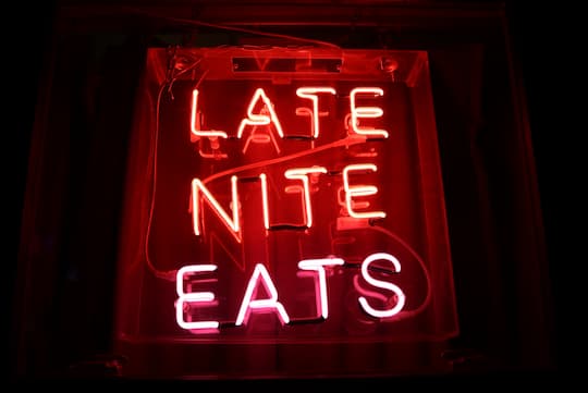 How Night-Time Eating Affects Mental Health (M)