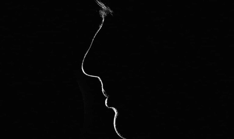 This Body Odour Makes Women More Attractive (M)