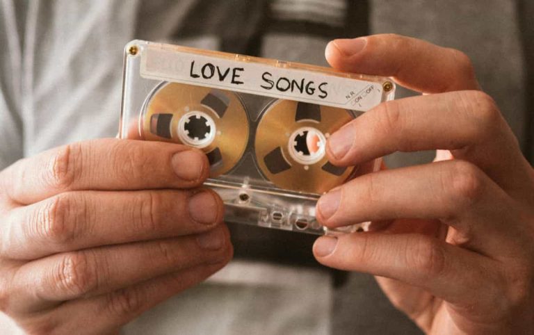 Why Thinking About The Past Makes Us More Grateful (M)