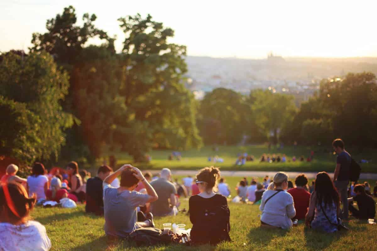 The Healing Power Of Urban Green And Blue Spaces (M)