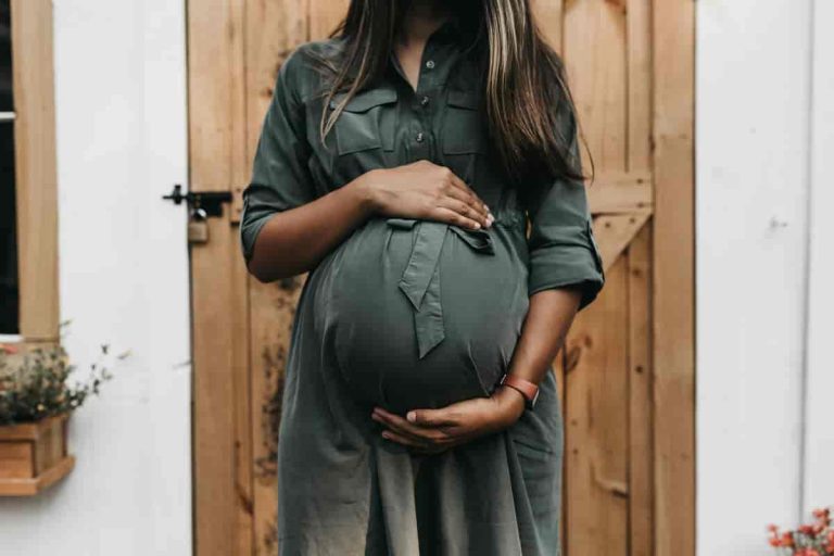 This Music Calms The Unborn Baby & Could Benefit Child Development (M)