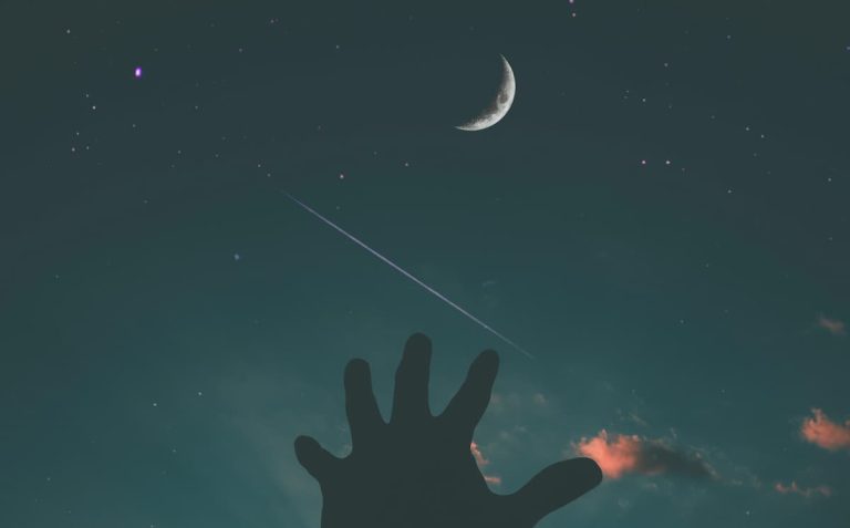 Shoot For The Moon? This Is How Ambitious You Should Really Be (M)