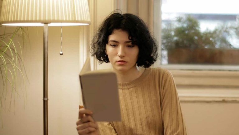 Sitting Can Actually Protect Your Brain — If You Do It Right (M)