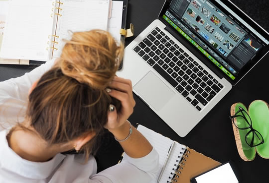 This Much Screen Time Linked To Depression And Suicide post image