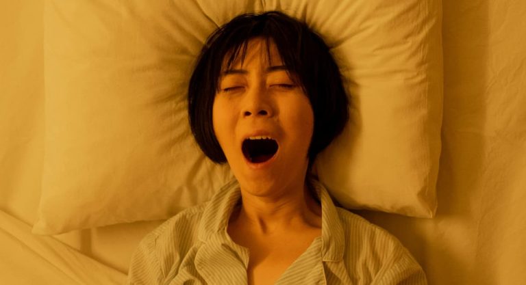 16 Ways Sleep Deprivation Affects Your Mind (P)