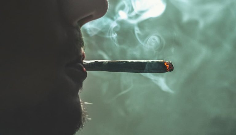 This Popular Drug Helps Treat ALL Major Types Of Addiction (M)