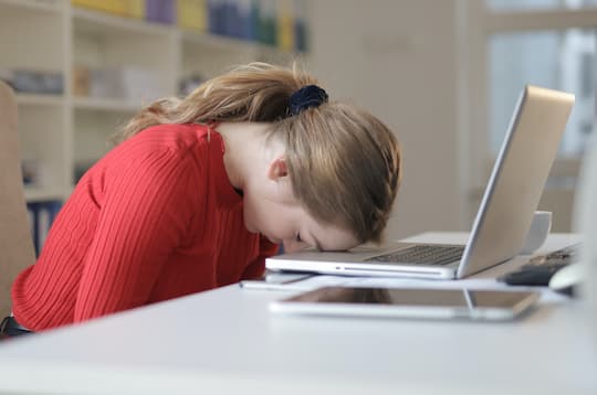 Zoned Out: Why We Feel Spaced Out When Tired