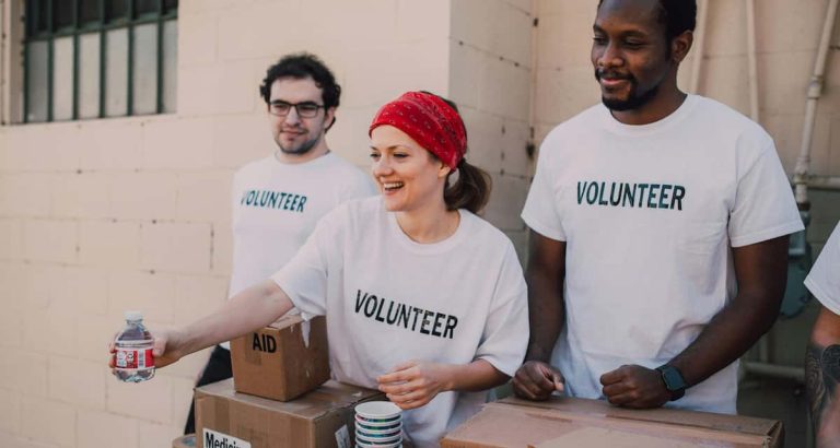 The 2 Personality Traits Of Particularly Generous People (M)