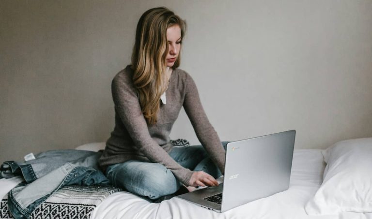 How Writing About A Relationship Breakup Helps People Look To The Future (M)